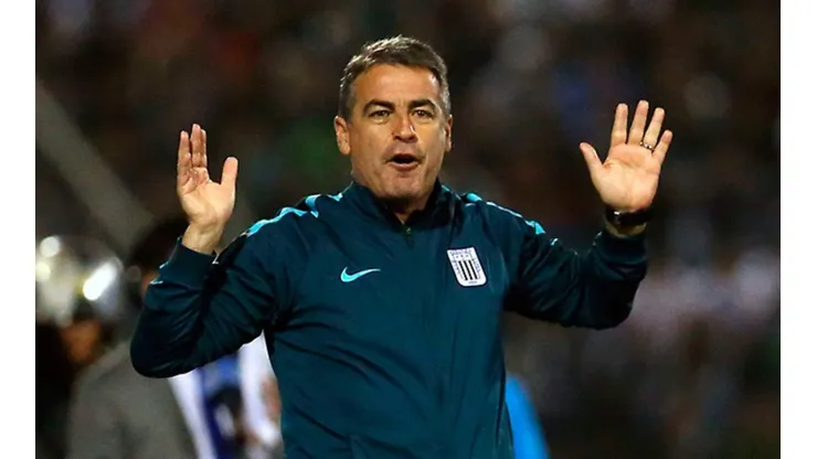 El entrenador sería reemplazado por Franco Navarro, que tiene pasado en el club.