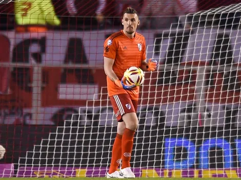 Que Rigamonti no lo vea: el día que Armani tuvo la pelota 17 segundos y Espinoza no cobró nada