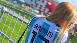 Daniela, en Rusia alentando a Franco.