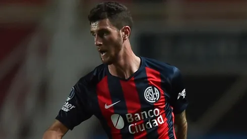 Barcelona sigue de cerca los pasos de Marcos Senesi