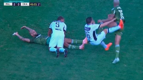 Patadón de Deyverson.