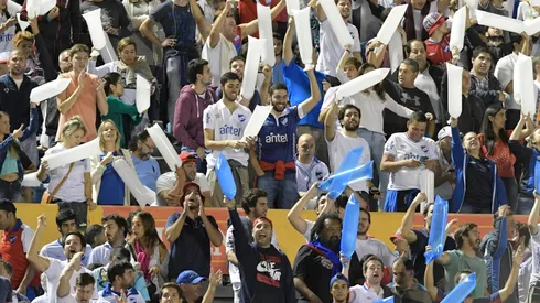Foto de la hinchada de Nacional ante Peñarol.