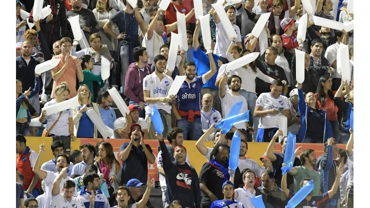 Foto de la hinchada de Nacional ante Peñarol.