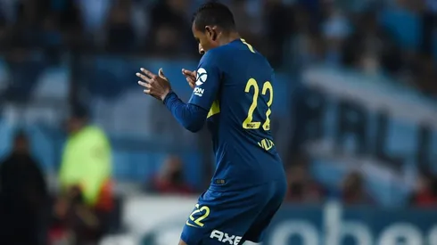 PA´ QUE LO BAILE VILLA. El colombiano celebra su gol contra Racing (Foto: Getty).