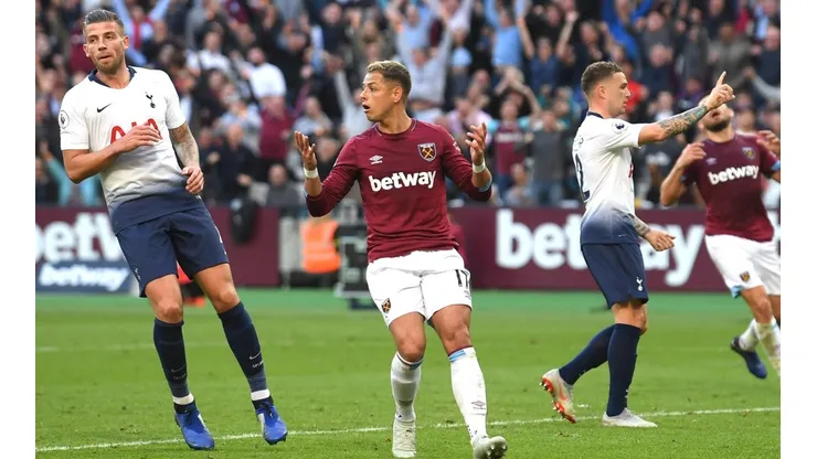 Chicharito regresó al West Ham y no lo dejaron festejar