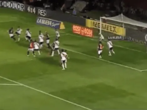 Mil rebotes, nadie de River despejó y Colón encontró un gol de la nada