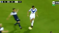Para pararse y aplaudir: el caño de Gastón Giménez en Vélez-Gimnasia