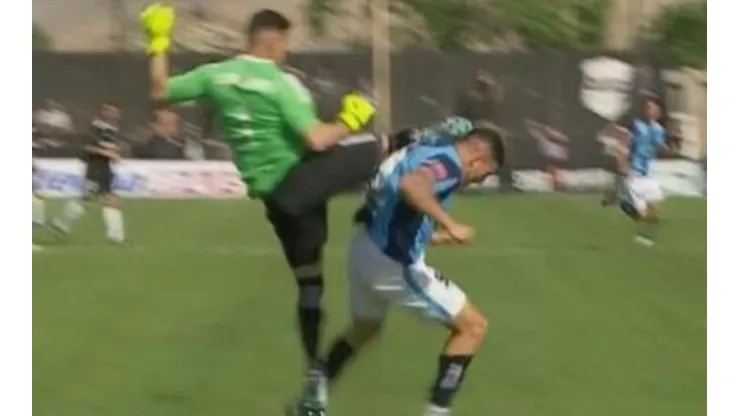 Carlos Morel y una patada realmente insólita.