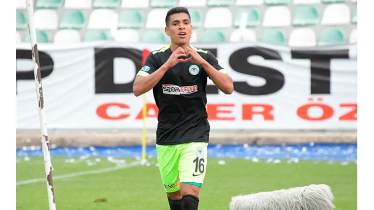 El exjugador de Alianza Lima podría dejar el conjunto turco en el próximo mercado.