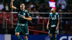 Gustavo Gómez empieza a calentar la previa del partido contra Boca