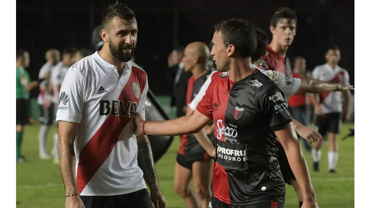 Colón recibe a River en el Cementerio de los elefantes.