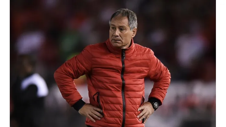 Que llamen al Brujo Manuel: rotura de ligamentos cruzados en Independiente