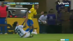 Protagonista principal: ahora Saravia le pegó a Neymar la patada más violenta del partido