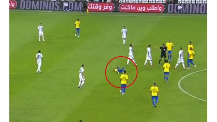 A Neymar le pegó el jugador que menos hubiera imaginado y rompió el récord de vueltas
