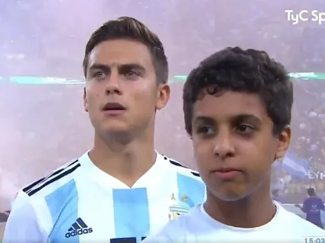 Los comentarios de los hinchas en Twitter porque Dybala sí cantó el himno