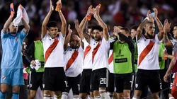 El plantel de River se reunió fuera del club