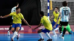 Brasil festeja el segundo gol.