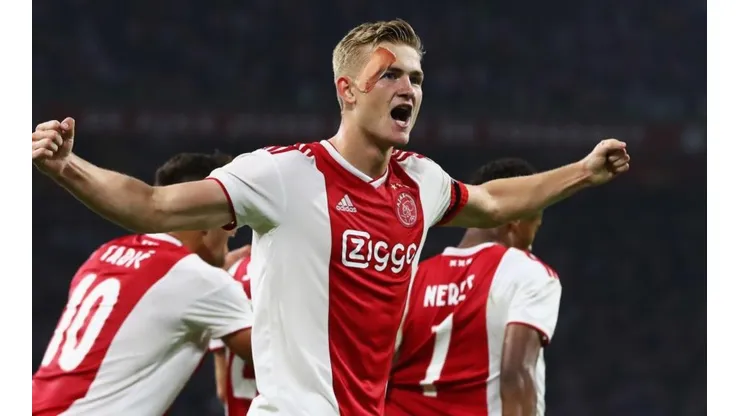 Matthijs De Ligt gritando un gol en Ajax.
