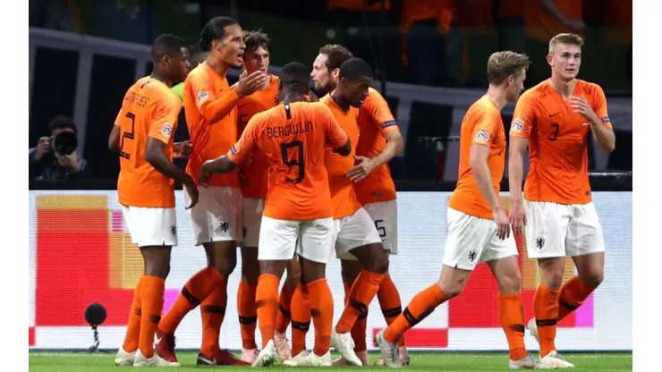 Holanda festeja tres puntos importantes.