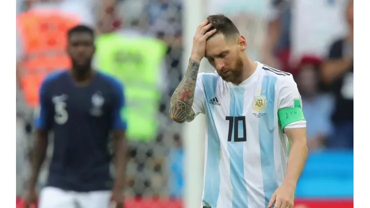 Un DT lo bancó fuerte a Maradona: "No hay que endiosar a Messi"