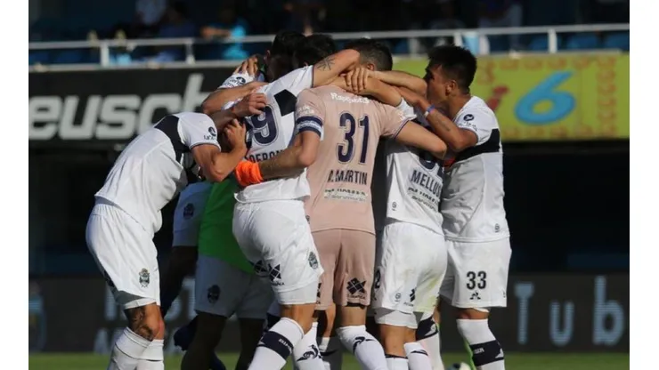 ¿Miedo? Gimnasia pasó a semis y ya tiraron "vamos a ganarle a River"