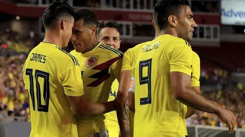 Foto de los jugadores de Colombia disfrutando el gol.
