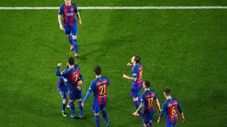 Turan festeja un gol con su ex compañeros en Barcelona