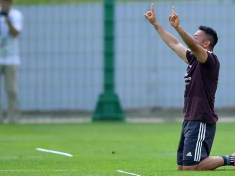 Marco Fabián, en Modo Dios, metió doble túnel en el entrenamiento de México