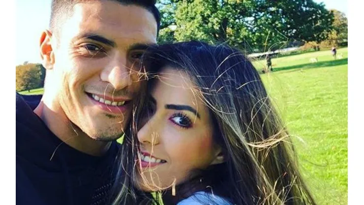 La novia de Raúl Jiménez posó en la bañera y enloqueció a Instagram