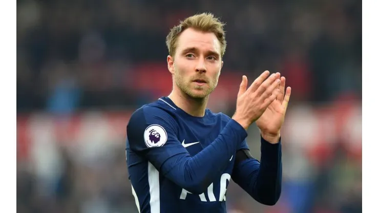 Eriksen con los colores de Tottenham.