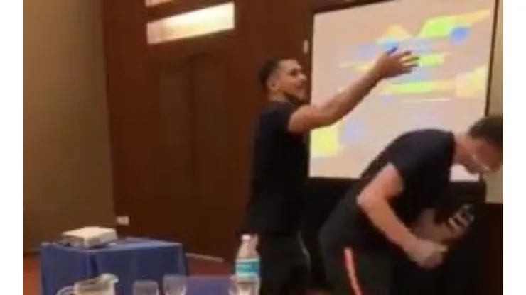 Marchesín hizo guerra en la comida del América, Henry Martin lo trolleó y él lo acusó de bullying