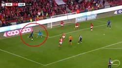 Atajadón de Memo Ochoa para hacer pedazos el invicto del Brujas