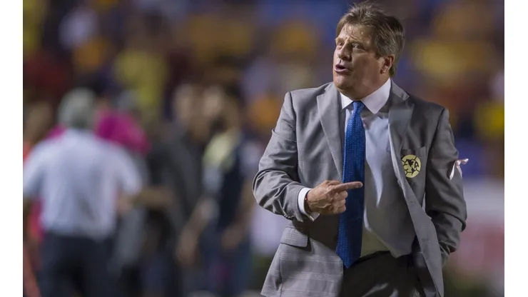 ADIÓS. El Piojo ya tiene como costumbre quejarse eufóricamente.