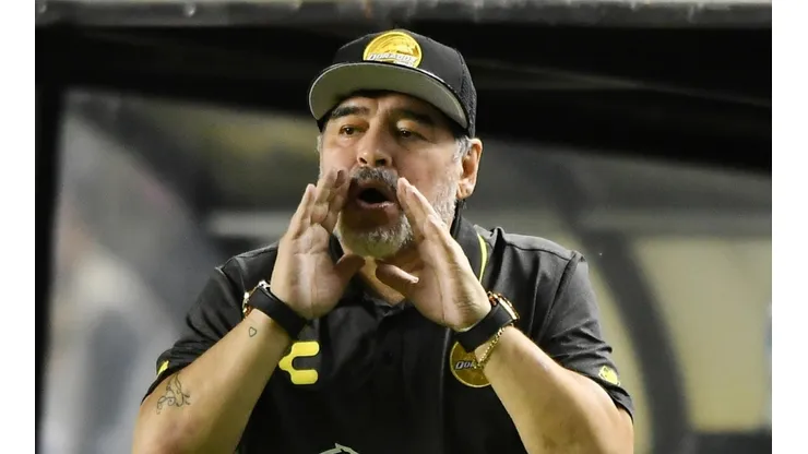 Maradona pidió que dejen entrenar a los entrenadores.