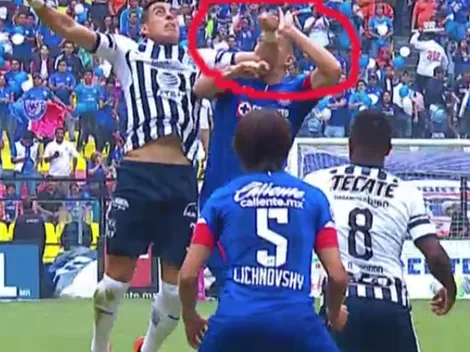 ¿Fue codazo? Roja directa para Rogelio Funes Mori