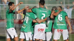 Todo San Martín celebra el primer tanto del juego.