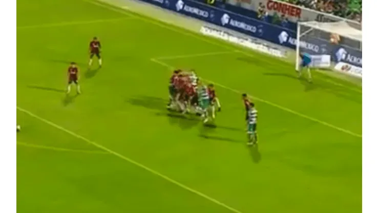 FENÓMENO. Muy pocos se animan a pegarle así.