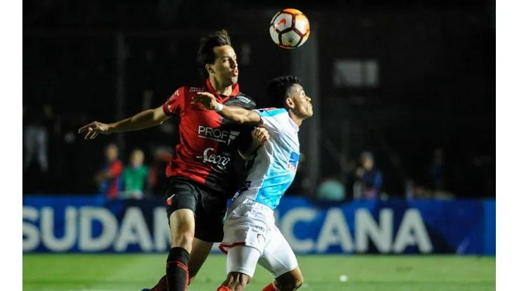 Entró Teo Gutiérrez, metió un pase gol gigante y Junior eliminó a Colón