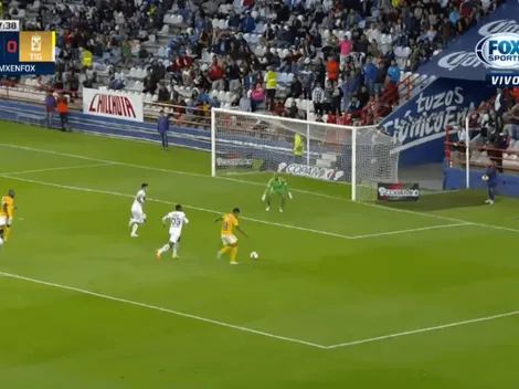 Enner Valencia pasó entre varios jugadores y dejó solo a Ismael Sosa para el 1 a 1