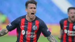 DE PENAL. Mouche celebra el 1-0 de San Lorenzo tras el tanto desde los doce pasos.