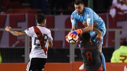 Armani chocó feo a Meza