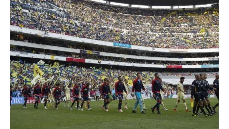 MULTITUD. Además, el Azteca lleno vio el 1-1 final. (Foto: Mexsport).