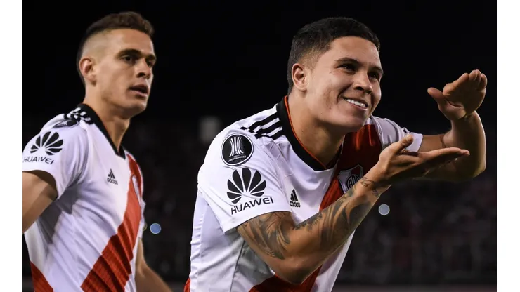 Foto de los jugadores de River celebrando un gol.