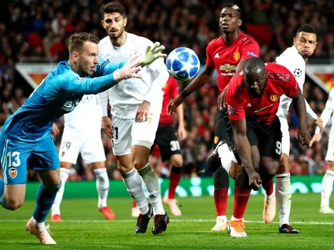 Ni mal, ni bien: Manchester United no pudo contra el Valencia, pero sigue segundo