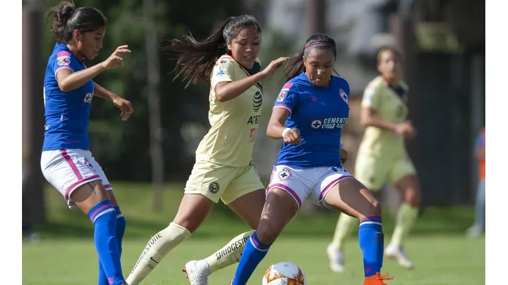 LETAL. Las azulcremas no perdonaron a la visita. (Foto: Mexsport).