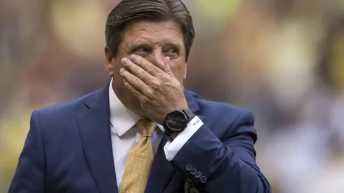 DUROS. Ya ni siquiera los ídolos sostienen al Piojo. (Foto: Mexsport).