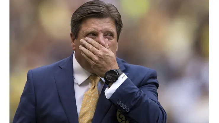 DUROS. Ya ni siquiera los ídolos sostienen al Piojo. (Foto: Mexsport).