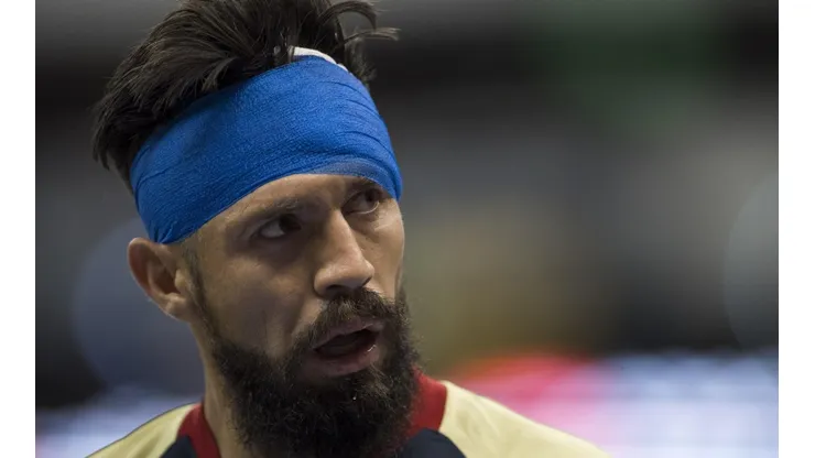 DOLOR. El Cepillo salió compungido. (Foto: Mexsport).