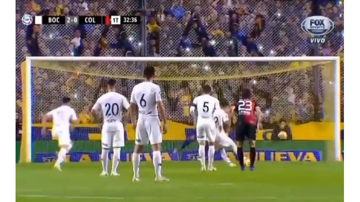 Mauro Zárate amagó y definió muy bien.