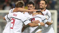 Los jugadores del Milan festejan uno de sus goles